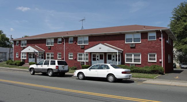 1901-1905 E Elizabeth Ave in Linden, NJ - Building Photo - Building Photo