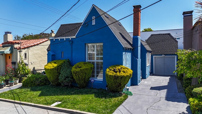 property at 3 Winchester Pl