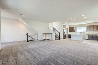 8067 Haywood Estate Ave, Unit #1 in Las Vegas, NV - Building Photo - Building Photo