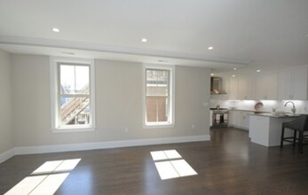 152 M St, Unit 2 in Boston, MA - Building Photo - Building Photo