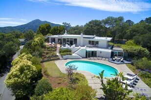 40 Twain Harte Ln in San Rafael, CA - Building Photo
