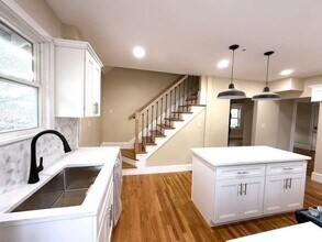 194 Fells Ave in Medford, MA - Building Photo - Building Photo