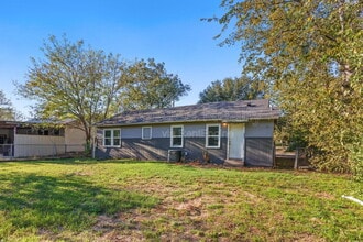 3621 Redbird St in Bellmead, TX - Building Photo - Building Photo