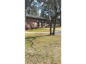 7614 Decatur Dr in Fayetteville, NC - Building Photo