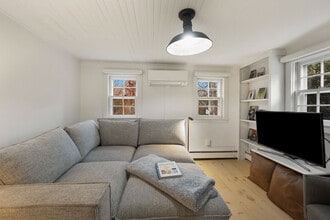 45 Burying Hill Rd in Greenwich, CT - Building Photo - Building Photo