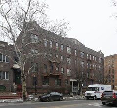 743 Empire Blvd in Brooklyn, NY - Foto de edificio - Building Photo