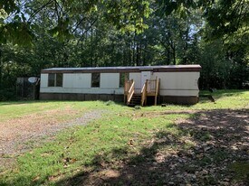 6855 Skyview Dr SE in Acworth, GA - Building Photo