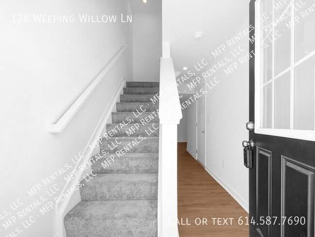 128 Weeping Willow Ln in Reynoldsburg, OH - Building Photo - Building Photo