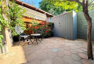 1110 N Sweetzer Ave, Unit 1110 in West Hollywood, CA - Building Photo