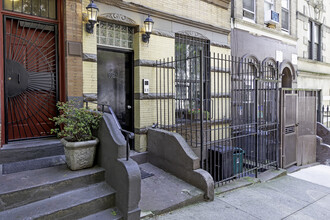 632 West 138th Street in New York, NY - Foto de edificio - Building Photo