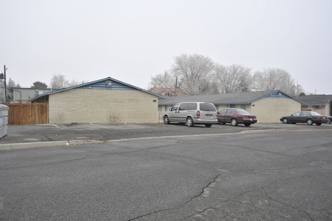 1001-1003 S 41st Ave in Yakima, WA - Foto de edificio - Building Photo