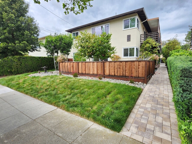 664 College Ave, Unit 666