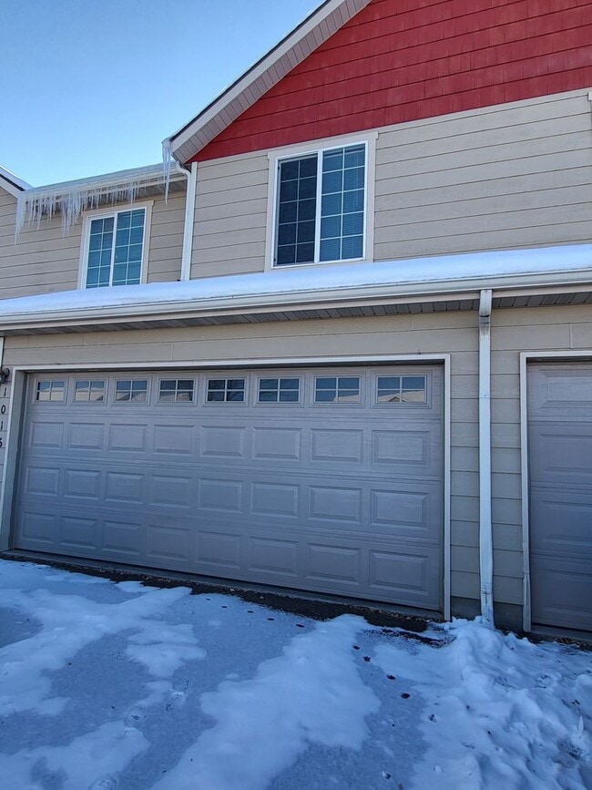property at 1016 N River Rock Dr