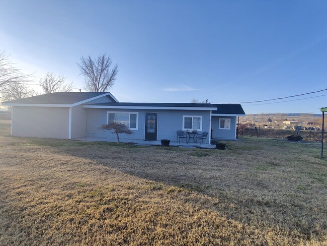 219205 E Bowles Rd in Kennewick, WA - Building Photo - Building Photo