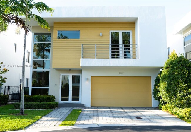 9867 NW 75th Terrace in Doral, FL - Foto de edificio - Building Photo
