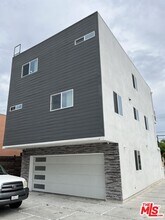 2121 Burnside Ave in Los Angeles, CA - Building Photo - Building Photo