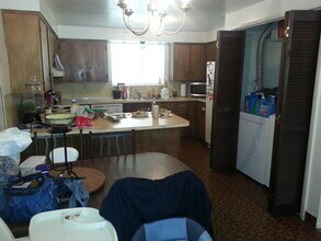 211 Riverbend Rd, Unit 2 in Logan, UT - Building Photo - Building Photo