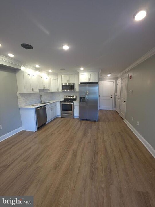 3404 W Commissioner St in Philadelphia, PA - Building Photo