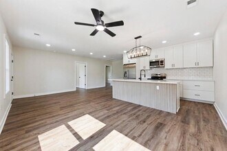 2136 Commander Rd in North Charleston, SC - Building Photo - Building Photo