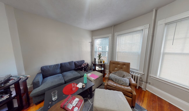 11 Eustis St, Unit 1R in Cambridge, MA - Building Photo - Building Photo