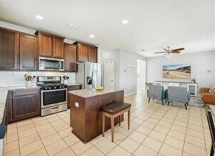 5303 Marsh Ln in Buda, TX - Building Photo - Building Photo