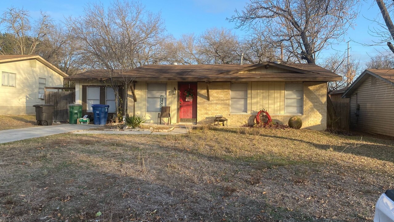 4527 Clearspring Dr in San Antonio, TX - Building Photo