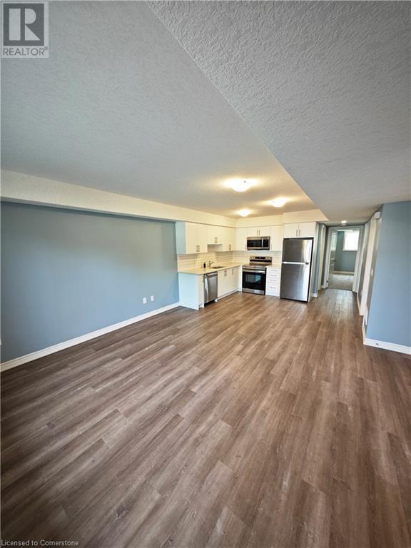 243 Chapel Hill Dr in Kitchener, ON - Building Photo - Building Photo