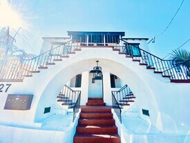 627 Brittania St in Los Angeles, CA - Building Photo