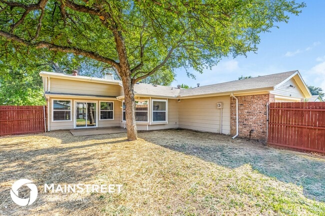 1137 Wood Heights Dr in Lewisville, TX - Building Photo - Building Photo