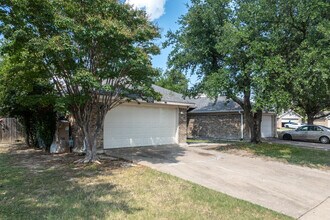 Garden Terrace I Duplexes in Dallas, TX - Building Photo - Building Photo