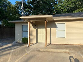 2151 Hamilton St in Jacksonville, AR - Building Photo