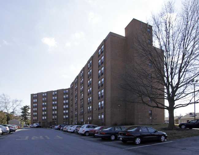 Main Towers in Newark, DE - Building Photo - Building Photo