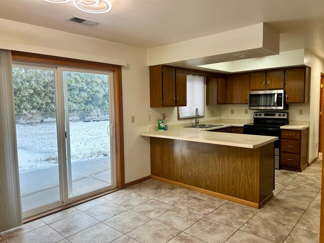 6008 Jessica St in Weston, WI - Building Photo - Building Photo