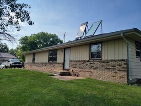 205 Sharon St in Darien, WI - Building Photo