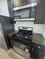 5005 W Ferdinand St, Unit 5005 w unit #1 in Chicago, IL - Building Photo