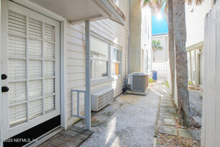4 20th Ave S in Jacksonville Beach, FL - Building Photo