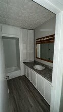 310 N Rock Island St in Angleton, TX - Building Photo - Building Photo