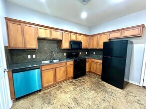 408 Nelray Blvd in Austin, TX - Building Photo - Building Photo