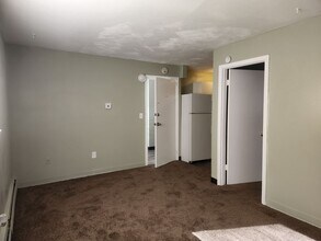 1951 Clinton St in Aurora, CO - Building Photo - Building Photo