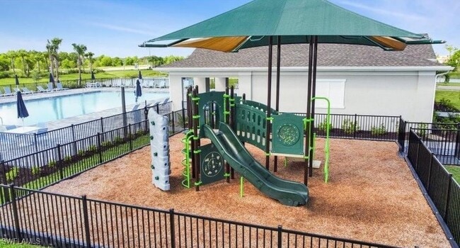 19558 Fairhill Ct in Lehigh Acres, FL - Building Photo - Building Photo