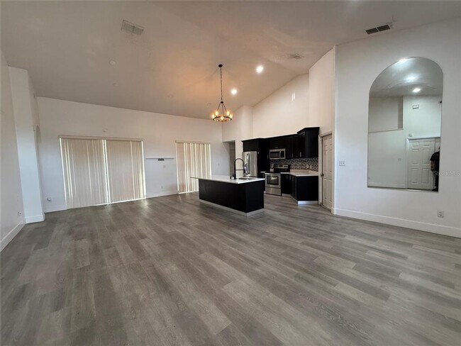 3873 Blackberry Cir in St. Cloud, FL - Building Photo - Building Photo