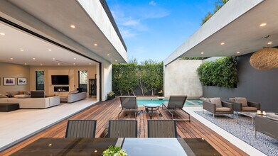 623 N Edinburgh Ave in West Hollywood, CA - Building Photo - Building Photo