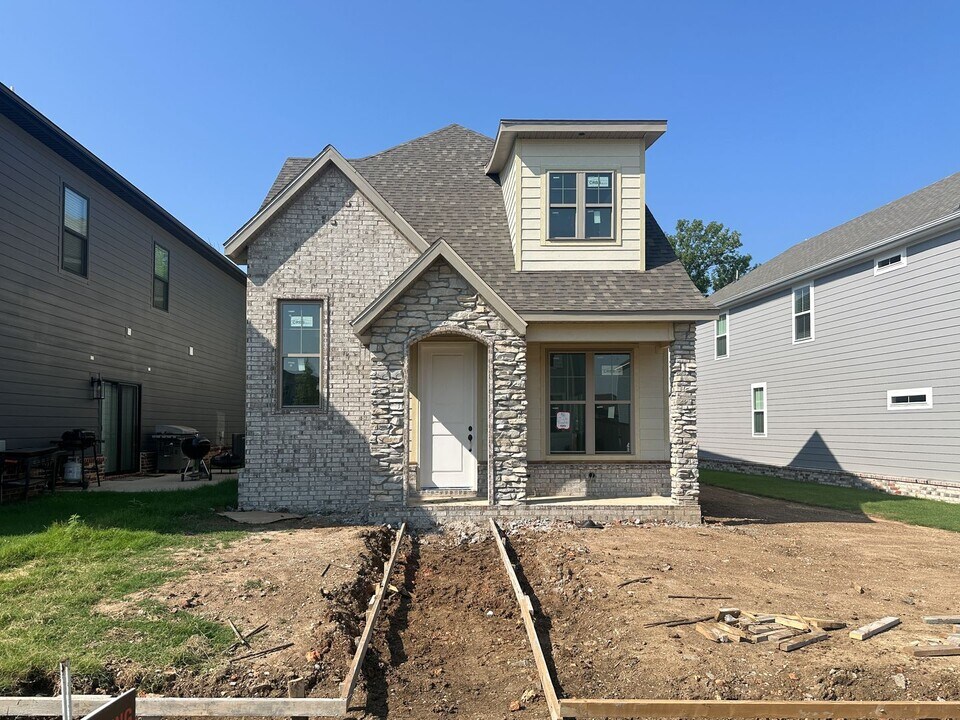 4305 W Bronco Dr in Fayetteville, AR - Building Photo