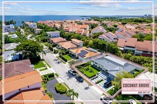 3504 Crystal View Ct in Miami, FL - Building Photo