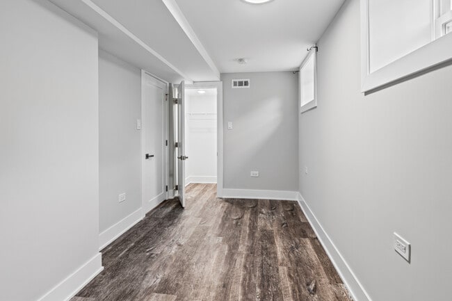 property at 2144 W Shakespeare Ave