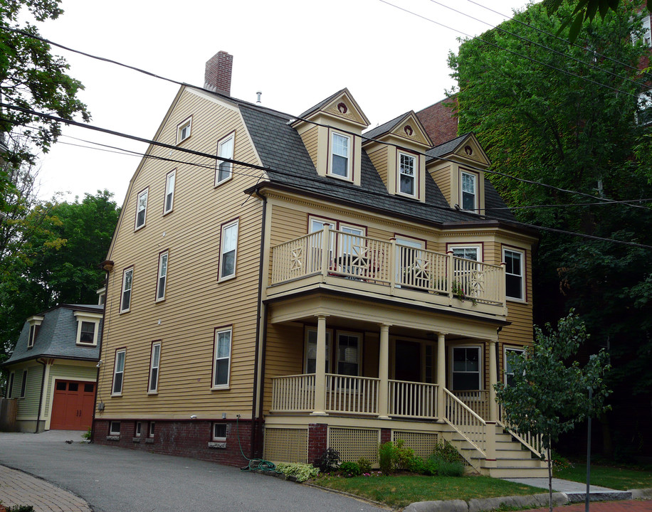 40 Highland Ave in Cambridge, MA - Building Photo