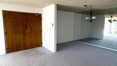 2805 E 3rd St in Long Beach, CA - Building Photo - Building Photo