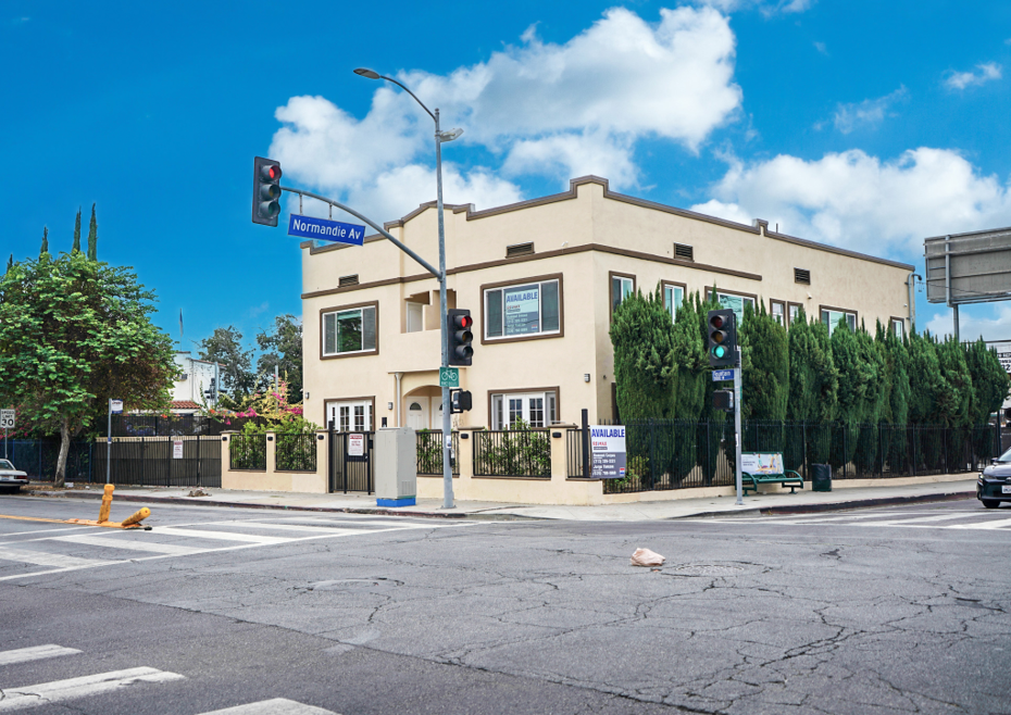 5072 Fountain Ave in Los Angeles, CA - Building Photo