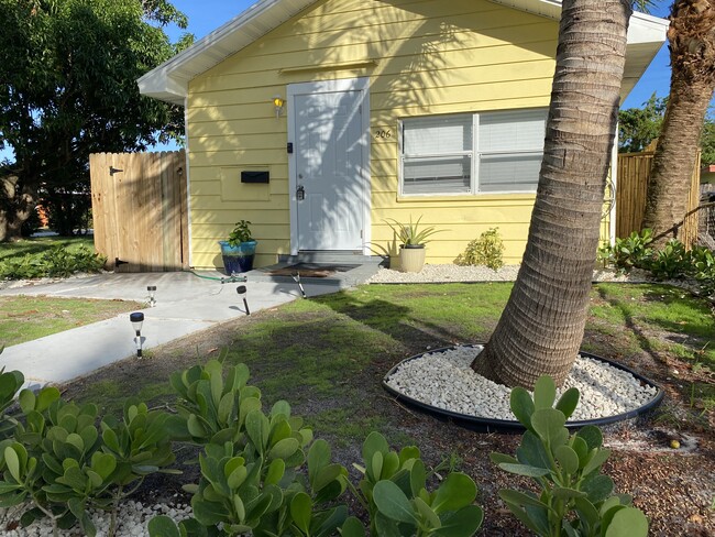 property at 206 S C St
