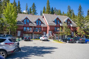 401 Spray Av in Banff, AB - Building Photo